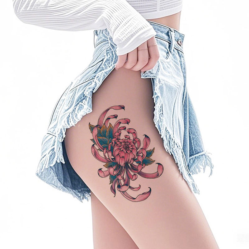 Flower Thigh Tattoos For Females 